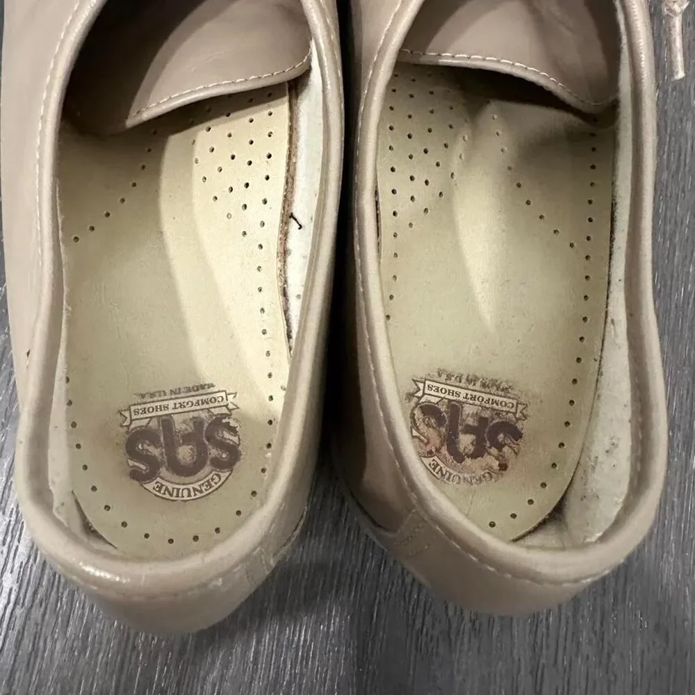 Sas Women's Tan and Cream Loafers